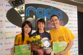 2009 Radio Idol 冠軍Kelly龔敏琪〈中〉、「聽眾心目中的Radio Idol」Jennifer 盧慧明〈左〉、「最啱Key Idol互選大獎」得主Cassidy梁立仁〈右〉。