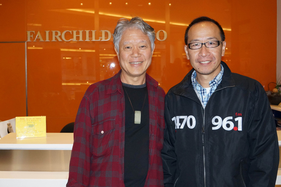 加拿大中文電台總裁李方先生也慕名與蔣勳老師合影