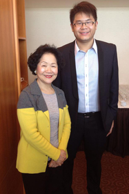 香港前政務司司長陳方安生和「大眾論壇」主持曾宇恆。