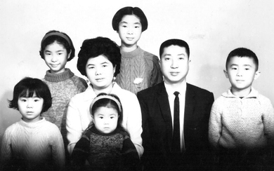王麗玲（左）的兩個姐姐和一個妹妹分別在台灣、美國和多倫多居住，哥哥則比她早一步移民溫哥華。