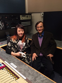 加拿大中文電台《度身訂造》節目主持 Mary 盧玉鳳（左）和溫哥華本地著名作曲家及指揮家張進（右）。