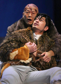 歐錦棠和王宗堯的舞台劇《科學怪人 誰主創造》叫好又叫座，這劇由英文舞台劇《Frankenstein》改編，由阿棠演怪物，王宗堯演創造怪物的科學家，兩個好戲之人在台上擦出火花。