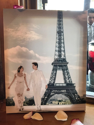 婚紗照因為有贊助，所以去了巴黎的 10 個景點拍攝，非常有心思。