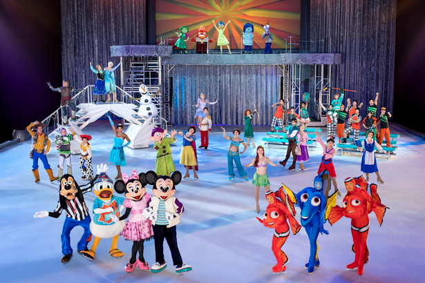 《Disney on Ice Presents Follow Your Heart》將大家喜愛的迪士尼動畫角色，以冰上歌舞的方式串連成一幕幕精彩的演出。