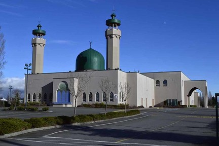 位於 No. 5 Road 的 Az-Zahraa Islamic Centre 是一家伊斯蘭教（回教）的宗教中心，建築物內部有綠色大圓頂，當日將有專人介紹回教歷史和文物，留意參觀者須脫鞋，穿短褲或 tank top 者不能內進.