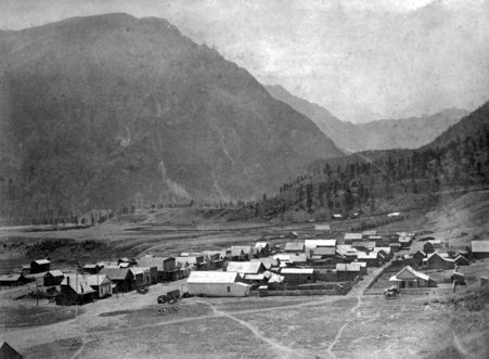 據說在尋金熱高峰期（約 1865 年），Lillooet 人口巳達 1,600 人。（BC Archives a-09064）