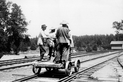 無數華工曾參建多條跨國鐵路。（UBC Chung Collection CC-PH-00278）
