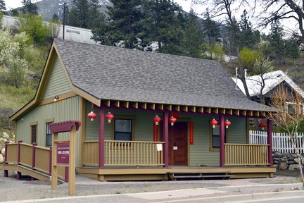 由當地人創立的 Lytton Chinese History Museum（Lytton 華人歷史博物館）是最近溫哥華地區之華工資料庫。