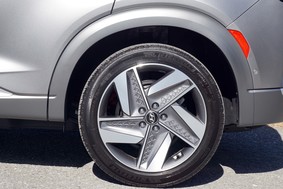 19 吋 Michelin Primacy 省油輪胎增加了乘坐的舒適感。