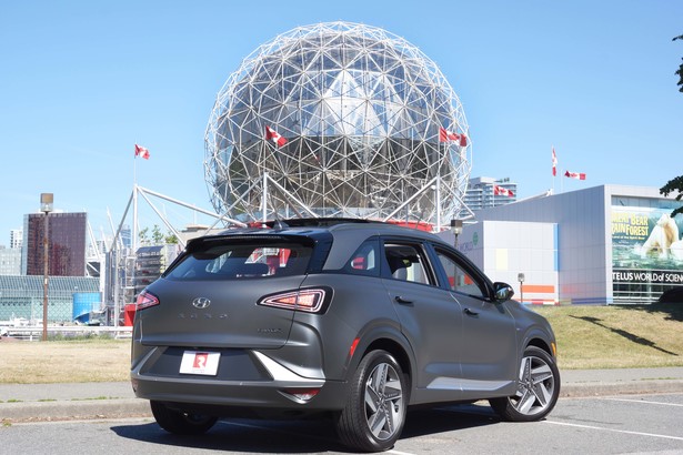 文楓「楓馳電掣」專欄 - Hyundai NEXO 登月科技遊公園