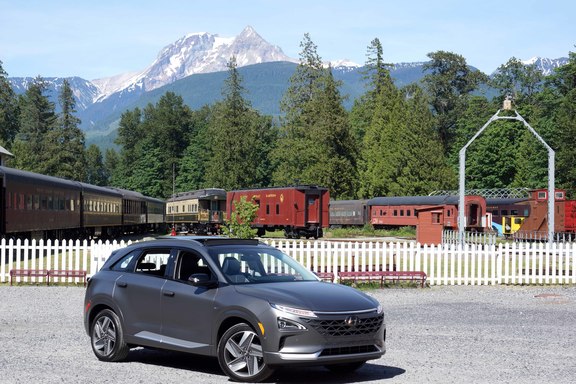 和很多內陸景點一樣，Manning Park 的旅遊設施會隨時因為天氣原因而關閉，部份露營地亦只在 5 月中至 10 月中開放，大家出發前宜先到公園的官方網頁查看最新情況。