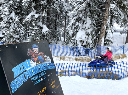遊戲區内更設小童機動雪橇 snowmobile 跑道。