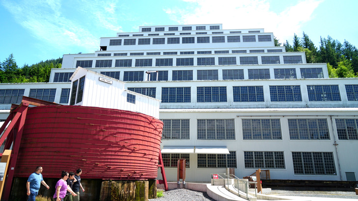 Mill 3 是北美僅存的流水淘礦廠，共鑲上 14,416 隻玻璃窗。