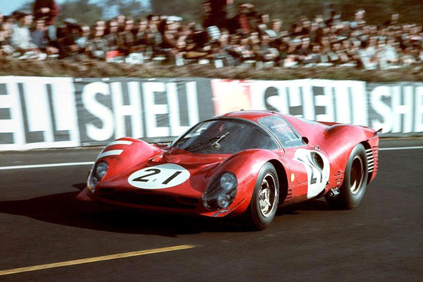 Ferrari 廠隊的兩部 330 P3 均未能跑畢全場。(Photo from lemans-history.com)
