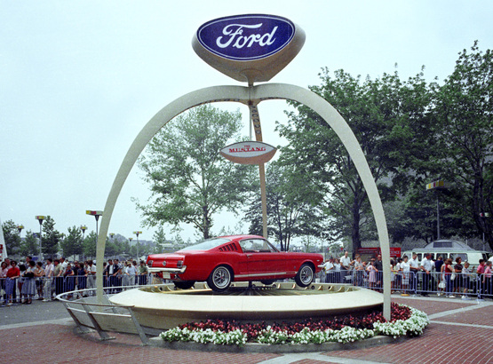 首輛 Mustang II 被安排在 1964 年的紐約世博面世。(Photo from Ford）
