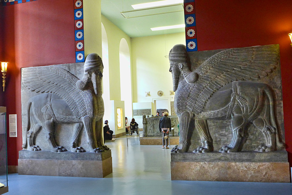 Pergamon 也收藏了中東地區以外最大型的巴比侖文物。