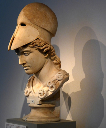 Altes Museum 主要收藏古希臘與古羅馬雕像與文物。
