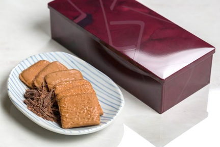 YOKU MOKU 雙層巧克力薄片。