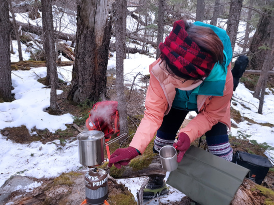 所以冬日仍能溫暖舒適的在野外準備和品嚐熱氣騰騰的一餐。