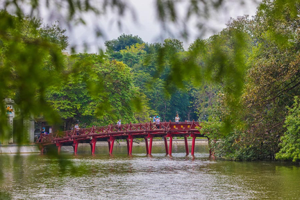 還劍湖上的棲旭橋，是河內的歷史打卡㸃。