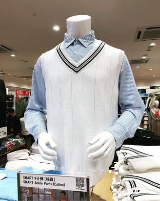 當時香港的 UNIQLO 還根據《IT 狗》Tony 的衣著風格作為賣點，成功製造話題。