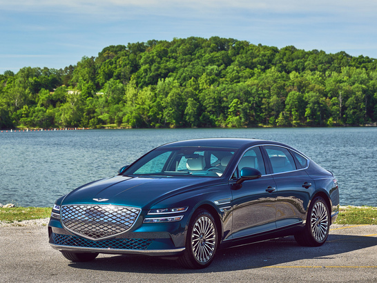 首輛亞洲製造的高檔電動轎車 Genesis G80 EV。