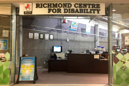 RCD 的辦公時間是星期一至五 10am to 4:30pm，查詢電話是 604-232-2404。