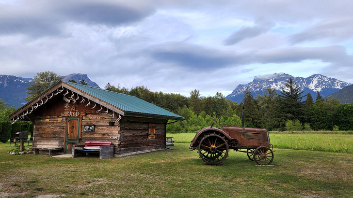 綠茵處處的 Bella Coola，遠離現代煩囂。