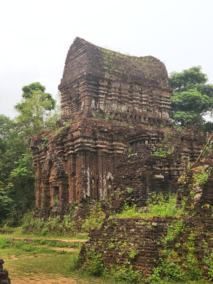 逾 1,500 年歷史的美山聖地印度教寺廟建築群，有「小吳哥窟」之稱。