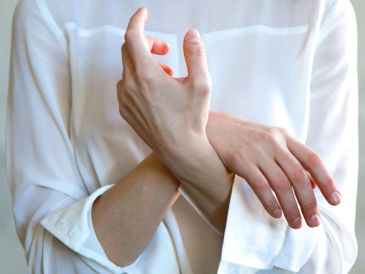 Hands 手麻可能是身體在求救！憑手麻位置和症狀判讀原因