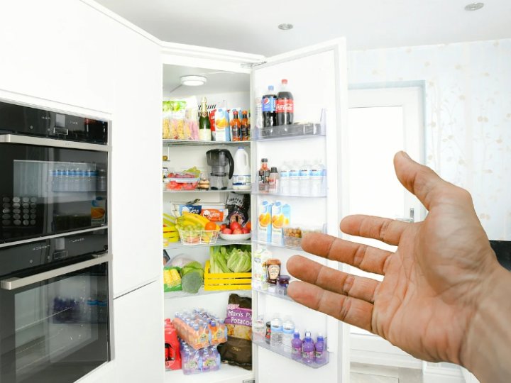 Fridge 冰箱膠邊老化耗電又讓食物易壞 在家輕鬆檢測一下