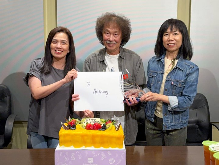 加拿大中文電台工程部主管Anthony榮休 同事們送上驚喜歡送會