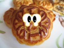 Moon cakes 中秋盤點 10 大奇葩月餅: 腐乳、榨菜鮮肉、方便麵月餅?