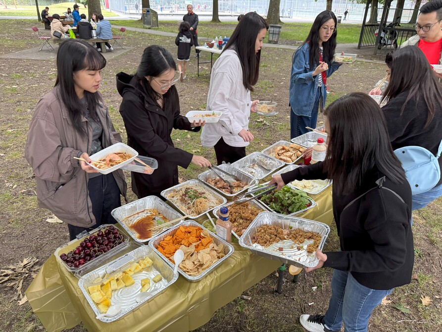 全國原住民歷史月加拿大中文電台主持員工齊聚一堂BBQ1761442295 全國原住民歷史月加拿大中文電台主持員工齊聚一堂BBQ13575