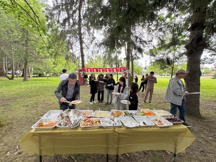 全國原住民歷史月加拿大中文電台主持員工齊聚一堂BBQ1761442295 全國原住民歷史月加拿大中文電台主持員工齊聚一堂BBQ13579
