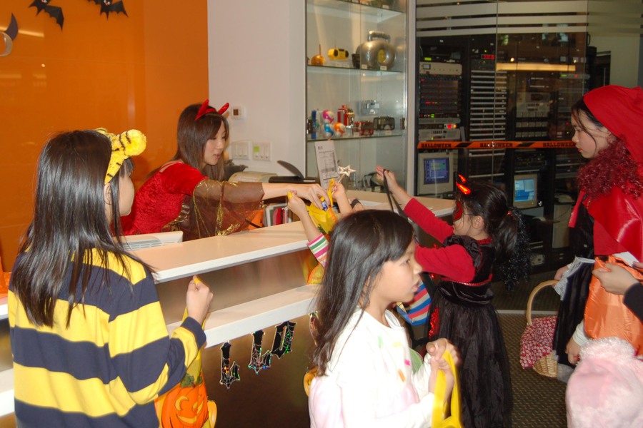 Halloween cosplay party3030