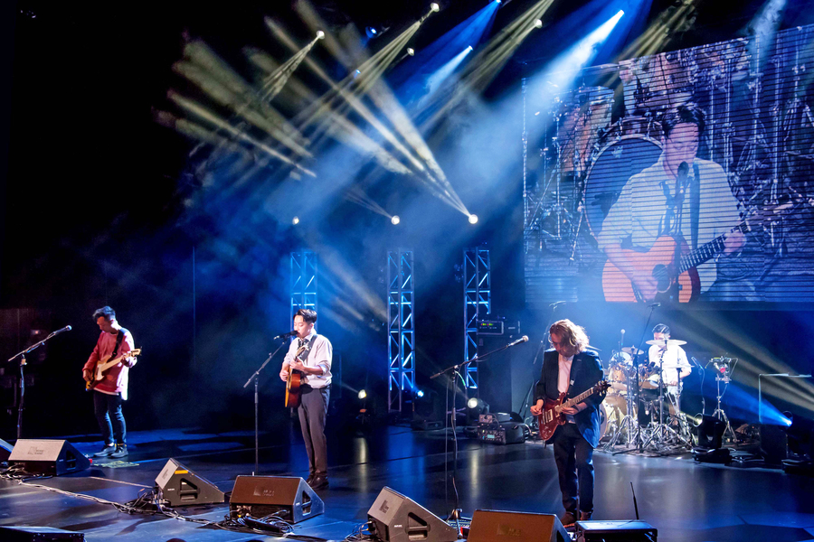 Supper Moment Live in Vancouver9606