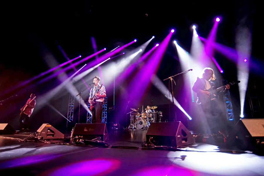 Supper Moment Live in Vancouver9609