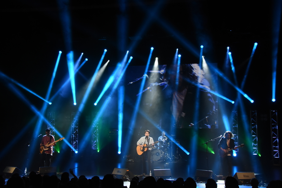 Supper Moment Live in Vancouver9610