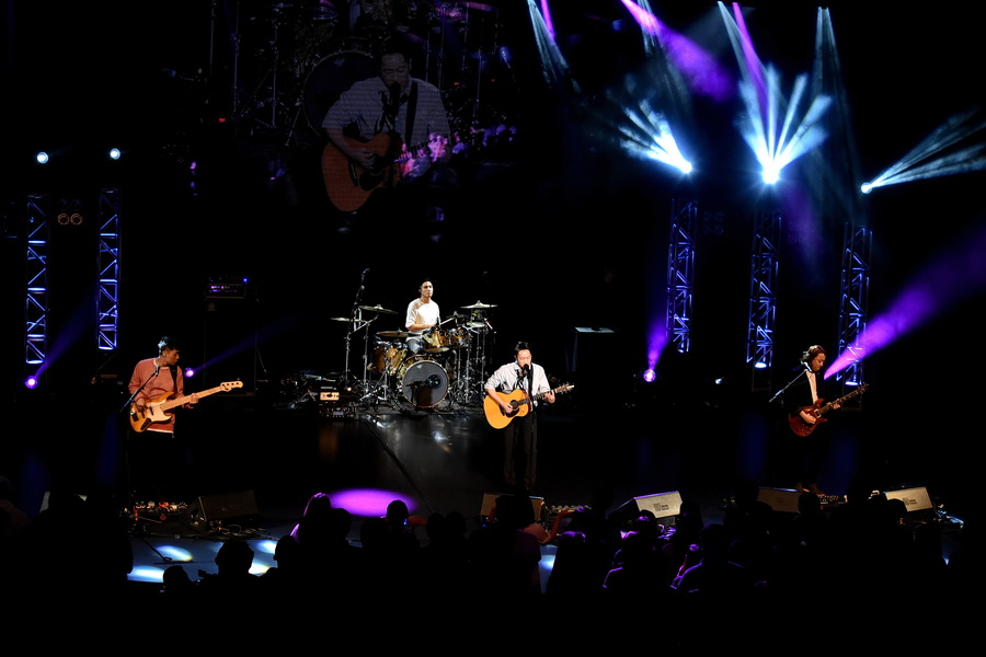 Supper Moment Live in Vancouver9612