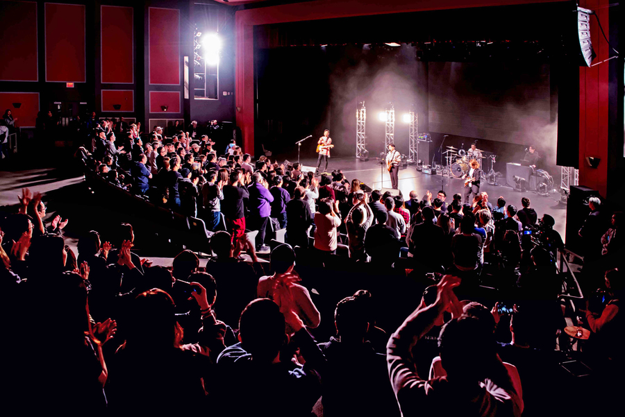 Supper Moment Live in Vancouver9615
