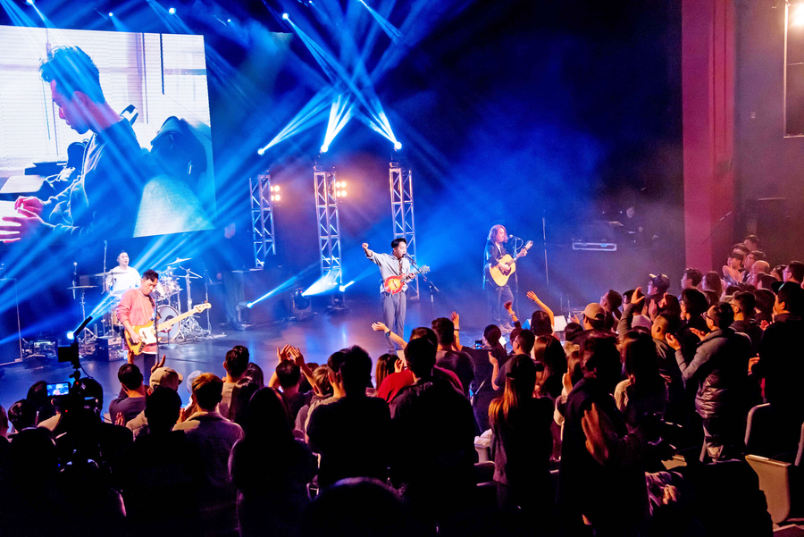 Supper Moment Live in Vancouver9621