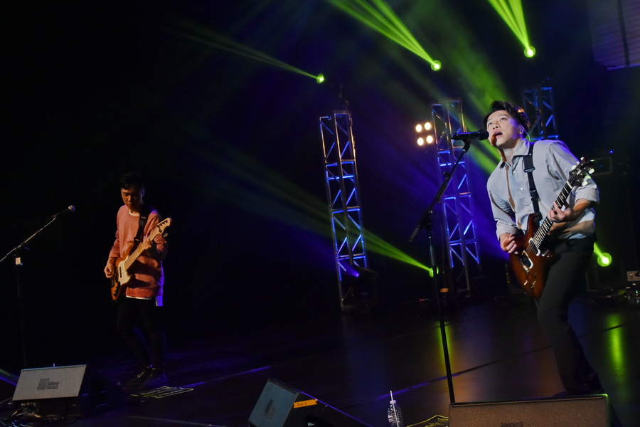 Supper Moment Live in Vancouver9654