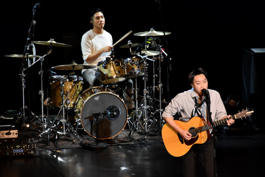 Supper Moment Live in Vancouver9658