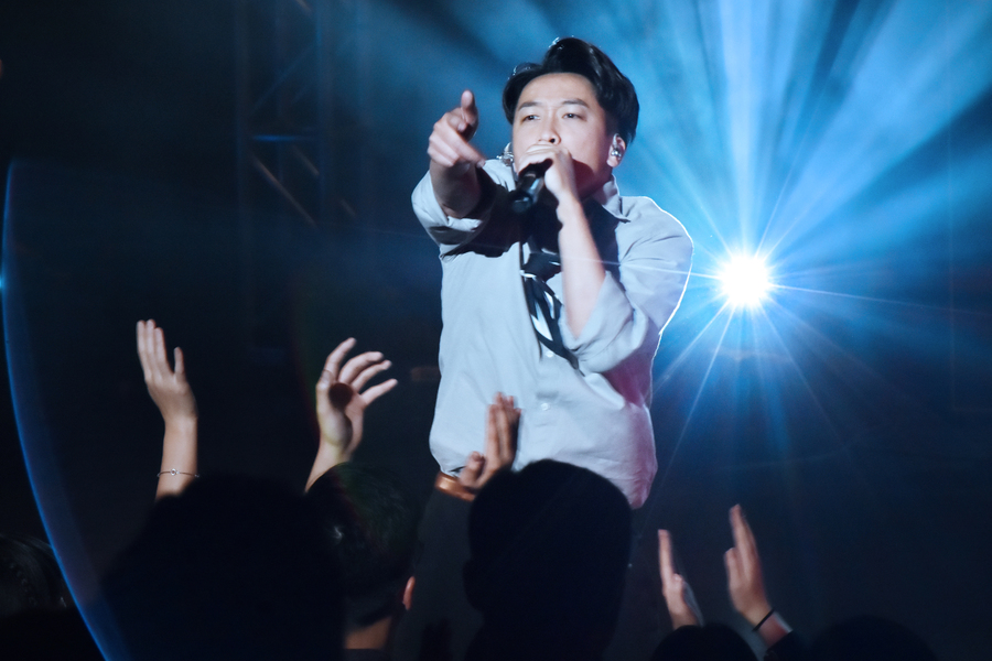 Supper Moment Live in Vancouver9668