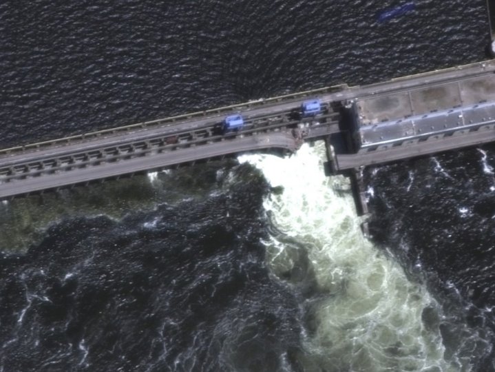 俄羅斯控制赫爾松地區卡霍夫卡水電站大壩受襲