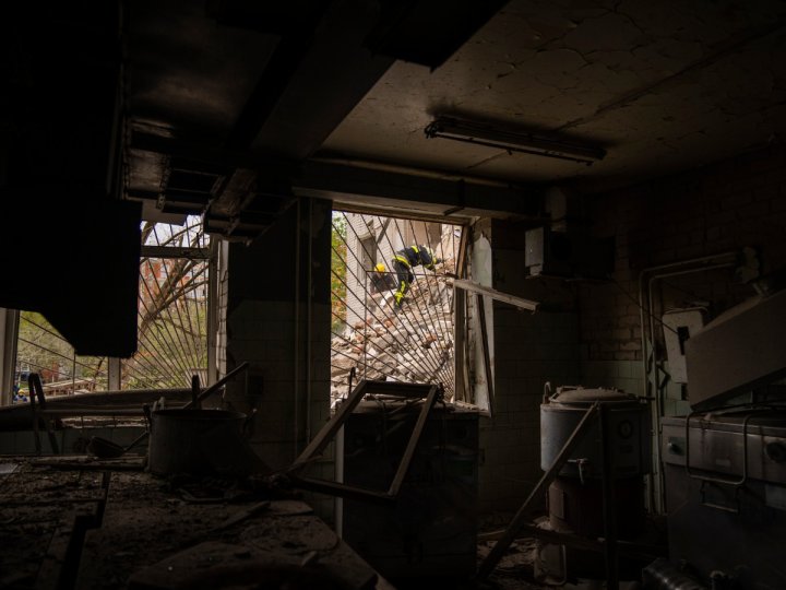 烏克蘭北部切爾尼戈夫市遭到俄軍導彈襲擊造成至少17人死亡約60人受傷