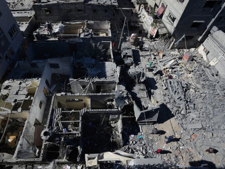 以色列密集轟炸加沙多地導致30多萬人撤離拉法