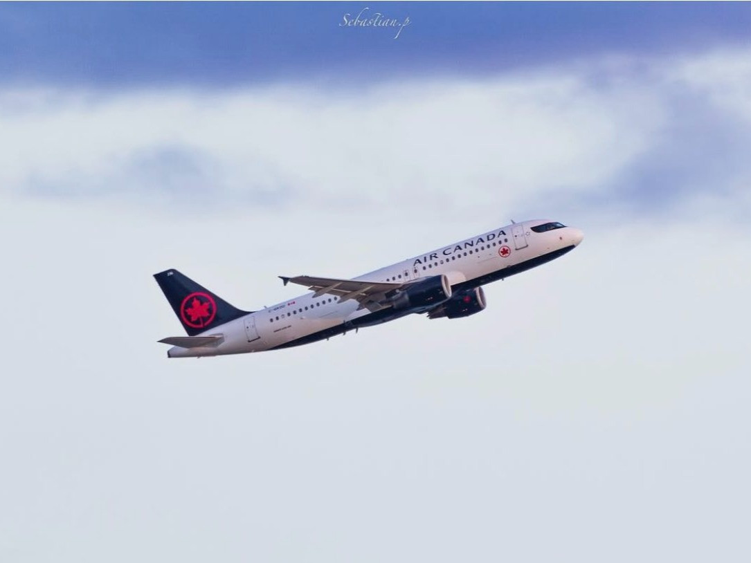 Featured News-4月份本國居民來回美國的旅行人次大幅下跌