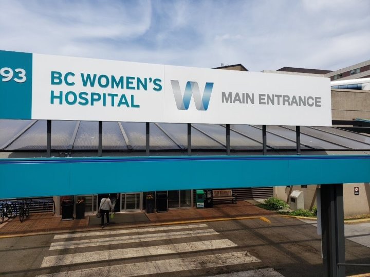 溫市警在BC婦女醫院用豆袋槍制服一名持刀女子 她受輕傷